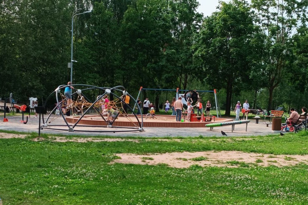 Стоимость научной детской площадки на улице Западной в Пскове была завышена на 6 млн рублей